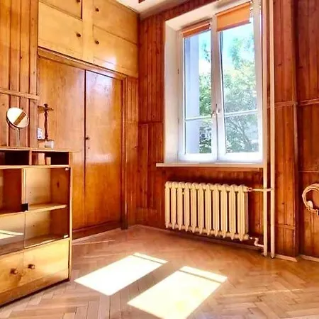Studio Retro Next To The Market Square In Apartment